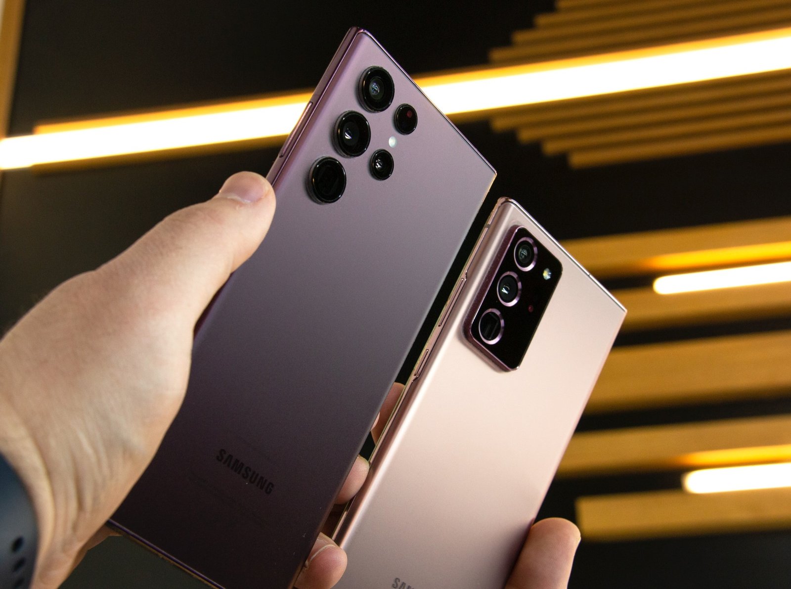 2022 সালের সেরা স্মার্টফোন স্যামসাং গ্যালাক্সি এস 22 আল্ট্রা 2022 সালের সেরা স্মার্টফোন স্যামসাং গ্যালাক্সি এস 22 আল্ট্রা